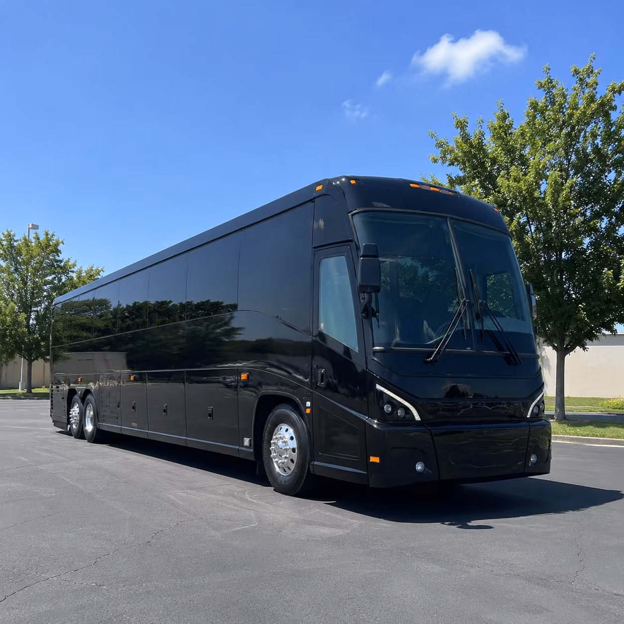 long distance charter buses to green bay chicago and beyond the minnesota border